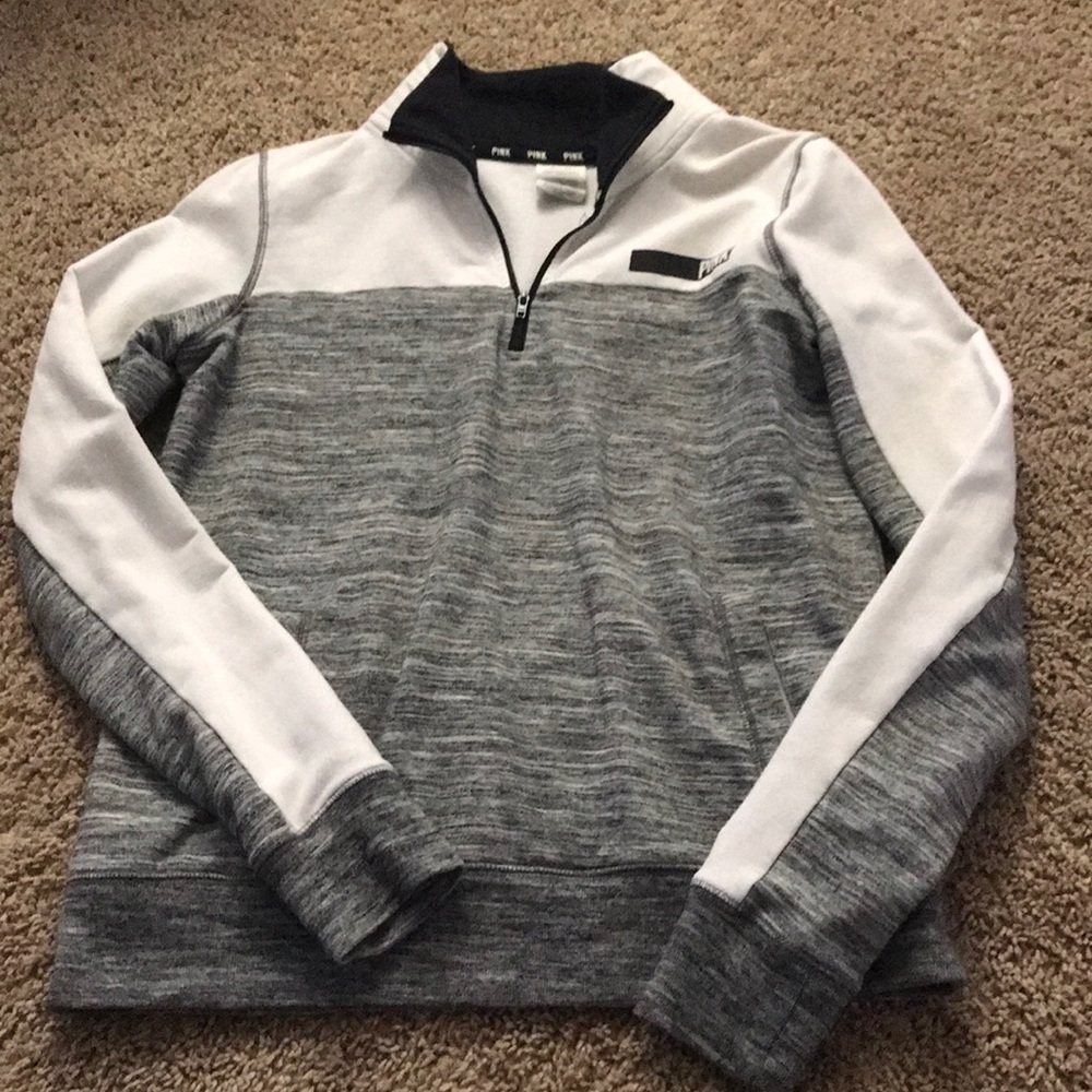 VS Quarter Zip Up.